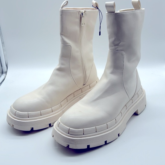 Zara ladies White chunky sole, worn 2 or 3 times, in excellent condition. - Picture 2 of 5